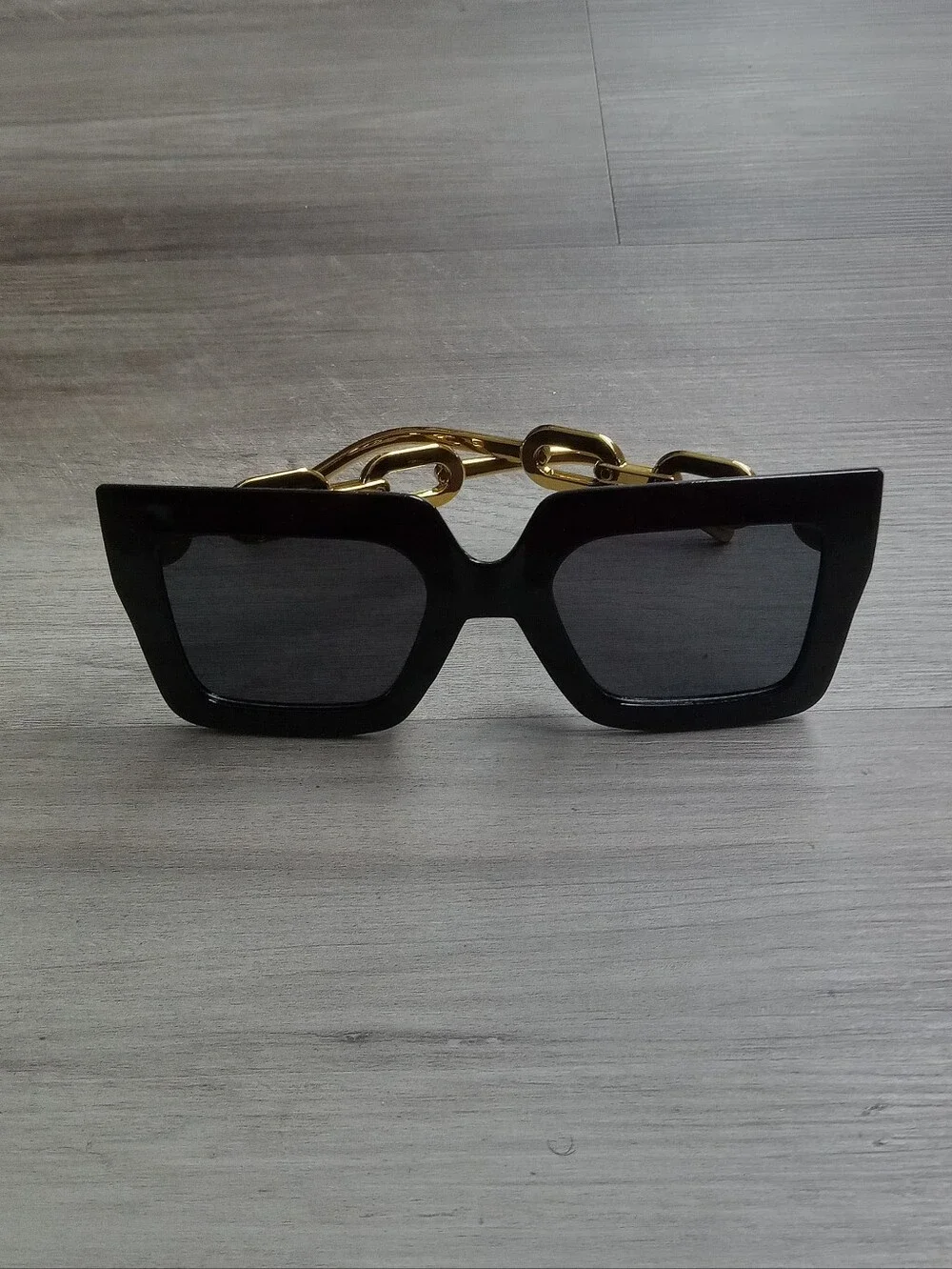 BRAND NEW NWT Black & Gold Tone Accent Large Frame Sunglasses